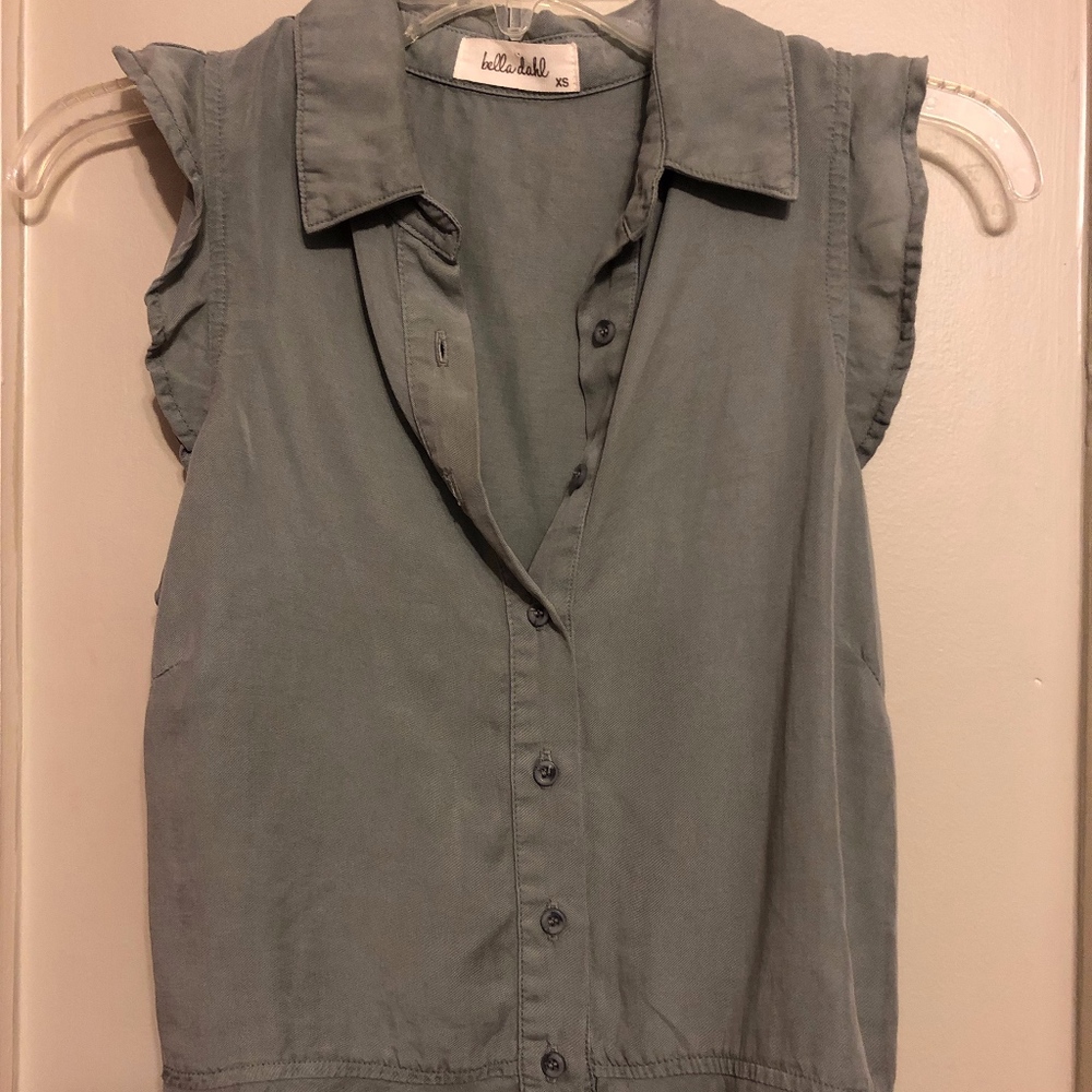 Bella Dahl green top